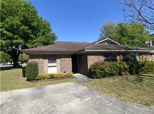 1 Peach Blossom Ct, Savannah, GA 31419