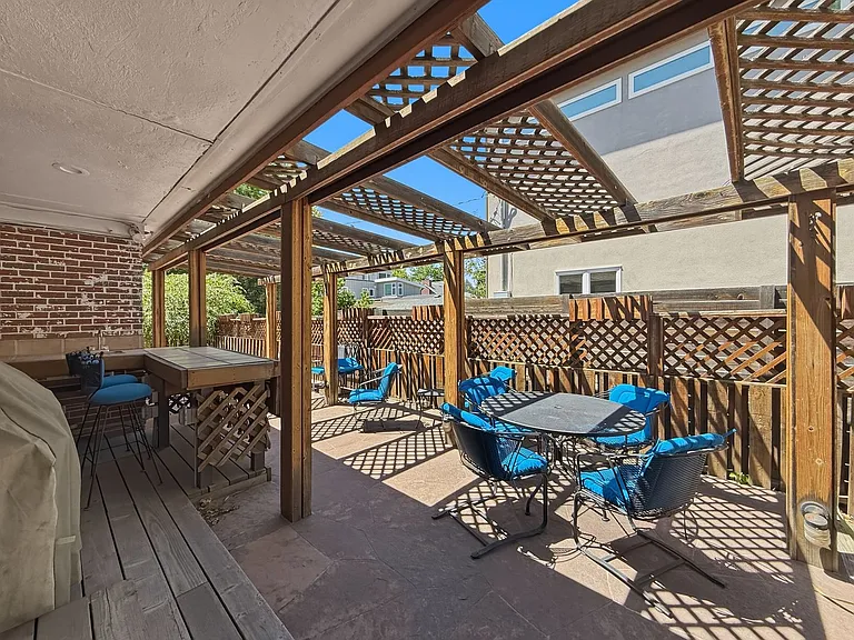 1101 Locust St — Photo 27