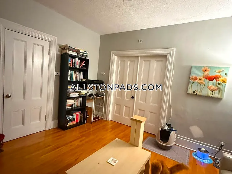 22-24 Everett Sq — Photo 11