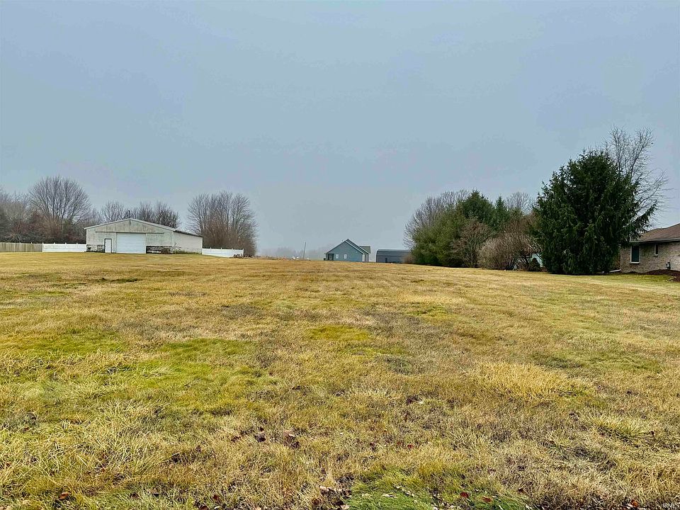 2nd image of 915 Echo Ln