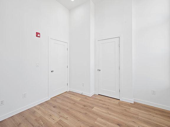 5th image of 2045-49 Trenton Ave #6