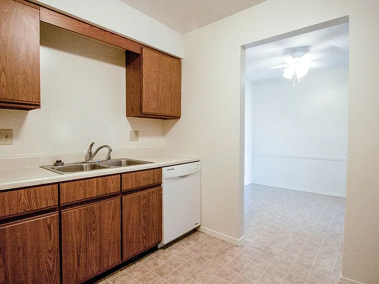 2408 Rainbow Ave — Photo 10