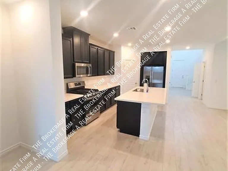 6858 Greensmen Ave — Photo 5