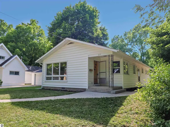 217 Monroe St, Traverse City, MI 49684