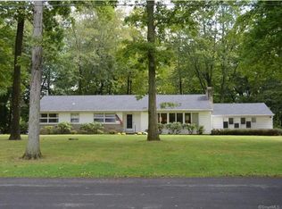 1 Elmcrest Dr, Danbury, CT 06811