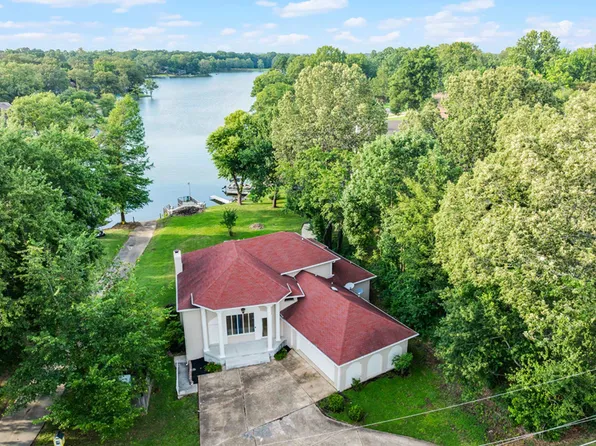 9606 Blue Spruce Dr, Lakeland, TN 38002