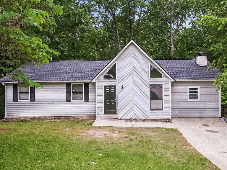 2597 Carol Cir — Photo 1