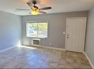 4142 Dolphin Dr, Tampa, FL 33617