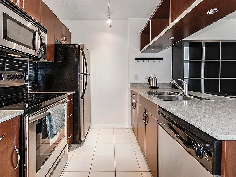 933 Hornby St #201 — Photo 5