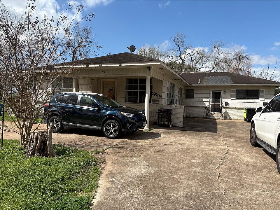 1st image of 2508 4th St