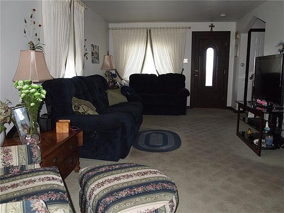 5th image of 707 Ascension Dr W