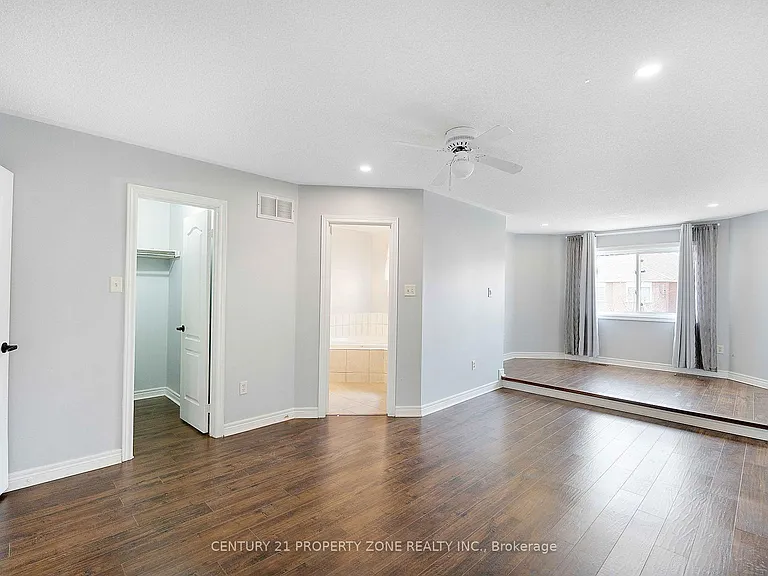 3893 Manatee Way #UPPER — Photo 18
