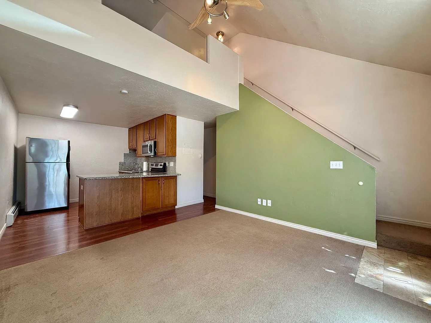 Beautiful Condo available now! — Photo 2