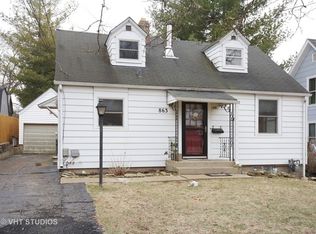 863 Lavoie Ave, Elgin, IL 60120