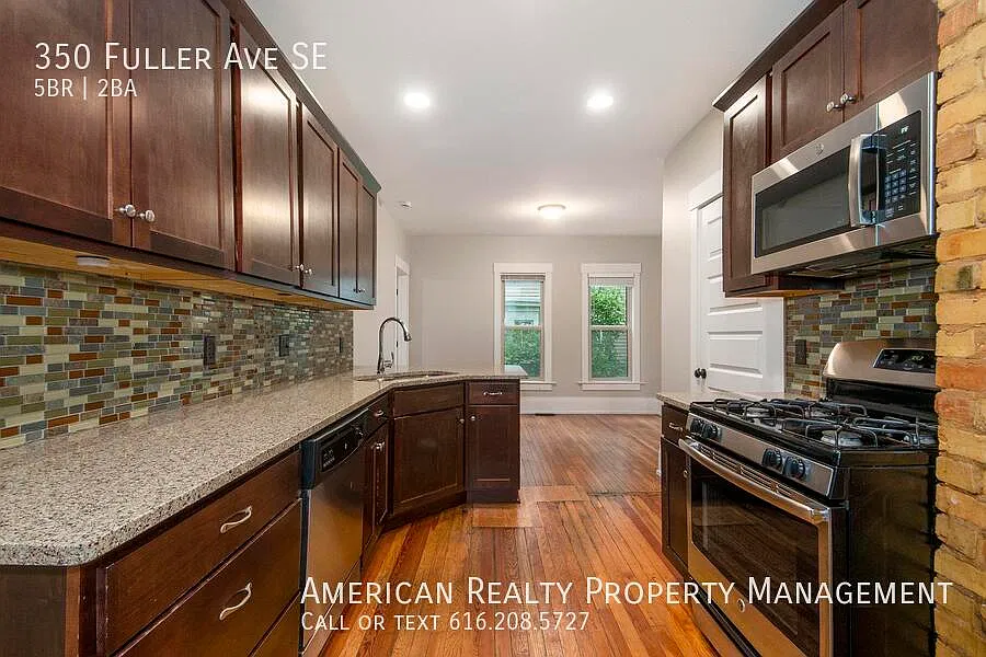 5 bed, 1800 sqft, $3,050 — Photo 3