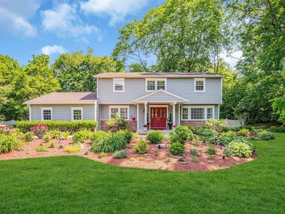 54 Threepence Drive, Melville, NY, 11747