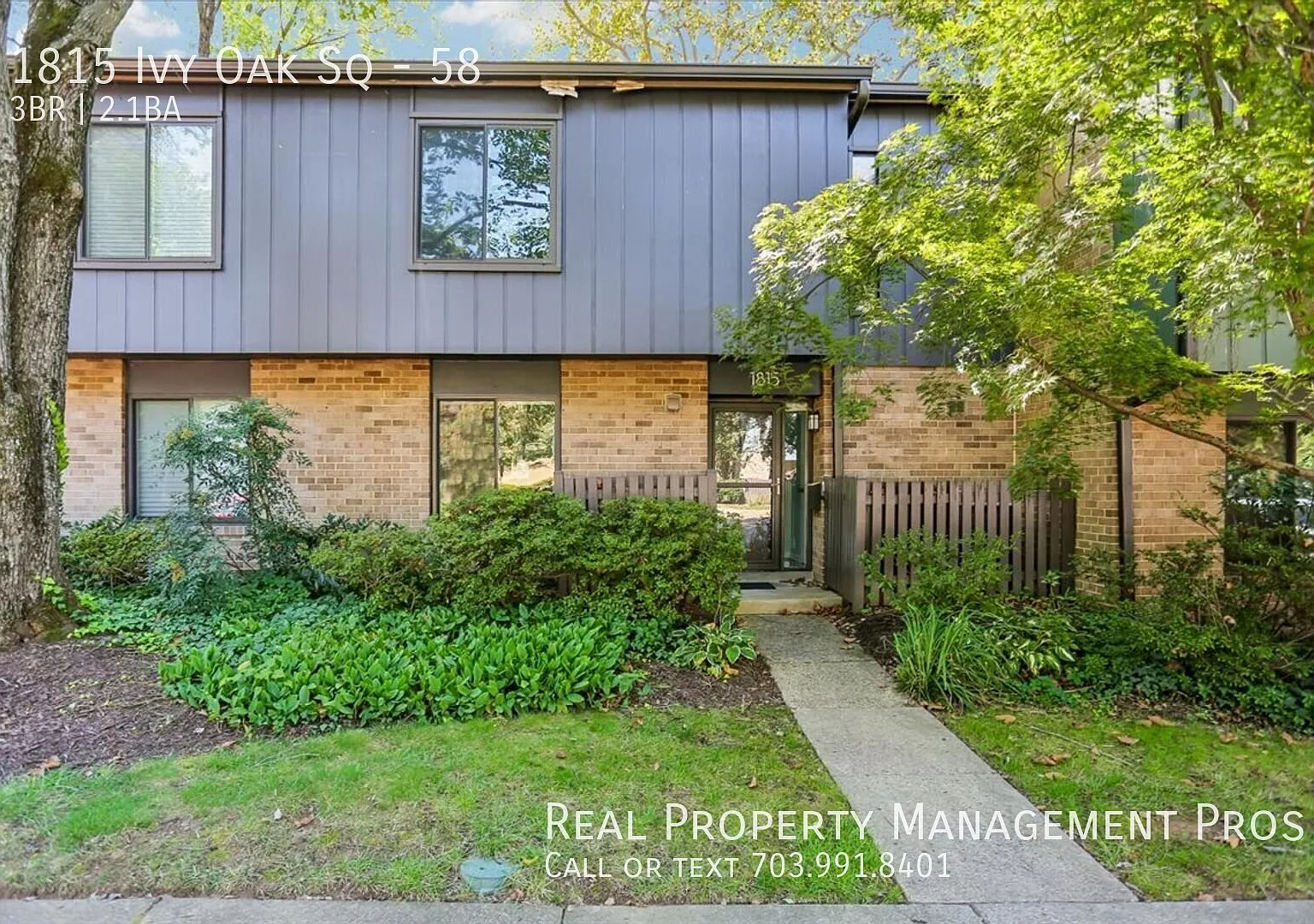 Beautiful Townhouse-Style Condo For Rent in Ivy Oak Condominiums! — Photo 2