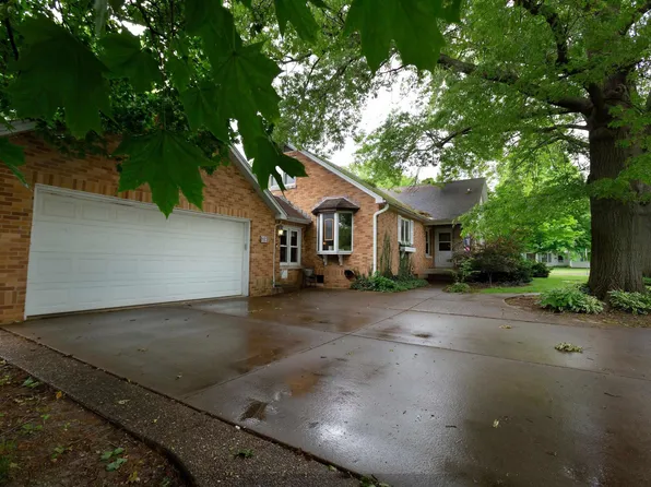 602 S Hilldale Ave, Eureka, IL 61530