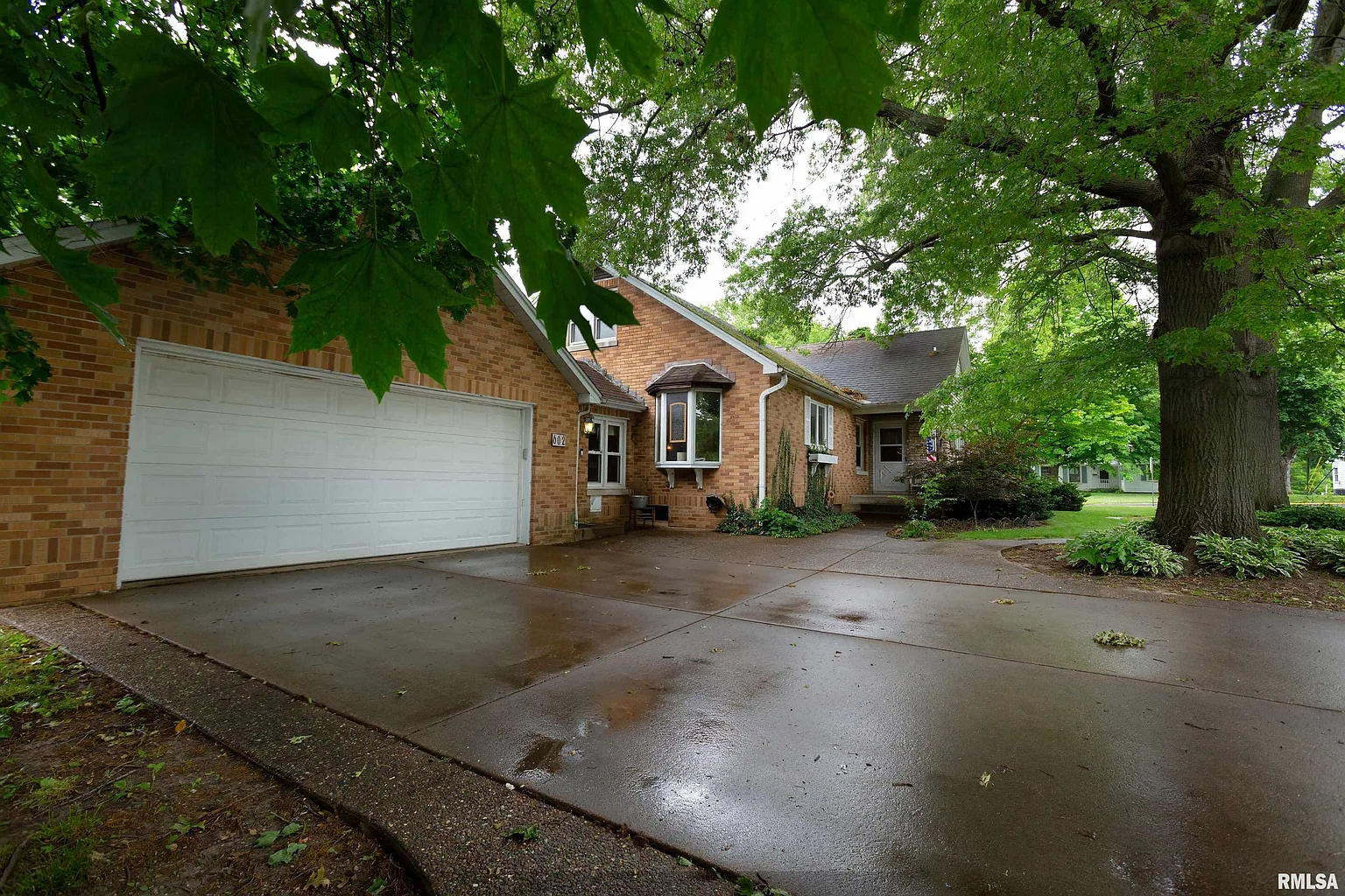 602 S Hilldale Ave photo 1