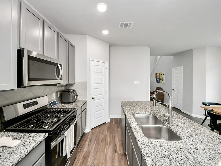2473 Carp Dr — Photo 12