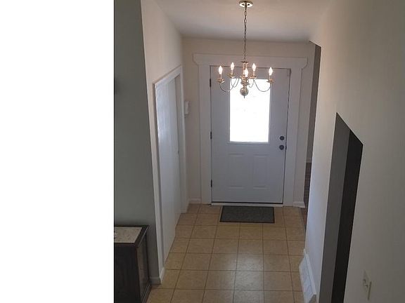 3rd image of 153 Laurie Ln