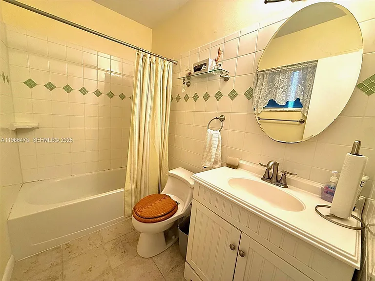 3240 NE 16th St #3 — Photo 17