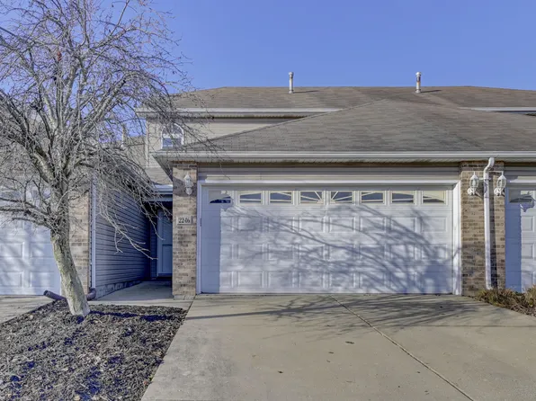 2246 Sandcastle Dr, Dyer, IN 46311