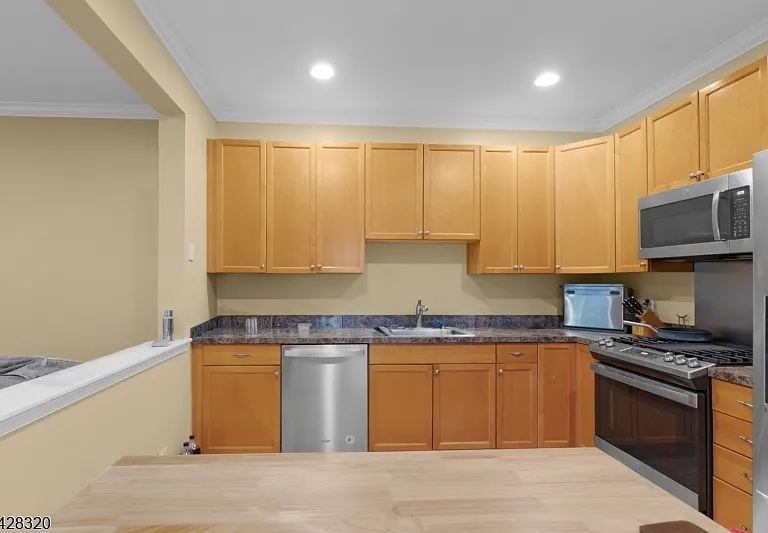 84 Autumn Ridge Rd — Photo 2