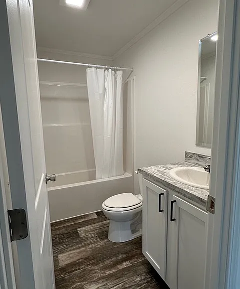 3549 Warren Pl — Photo 5