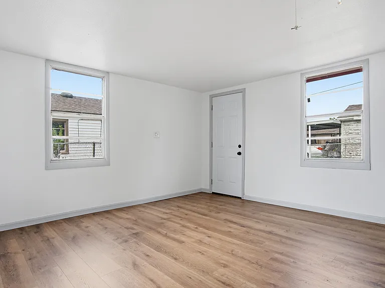 2228 SW Grand Blvd #B — Photo 5