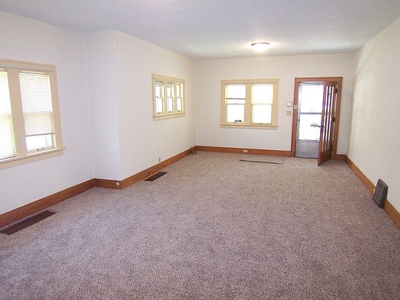 4th image of 3517 4th Ave