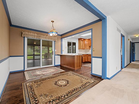 3rd image of 810 Dalewood Dr
