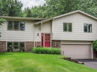 8913 Darnel Rd, Eden Prairie, MN 55347