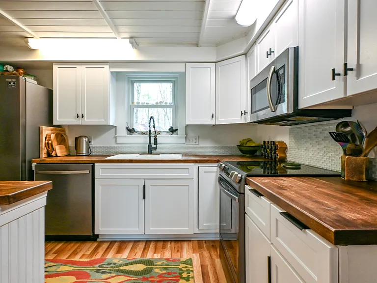 4 Greta Ln — Photo 5