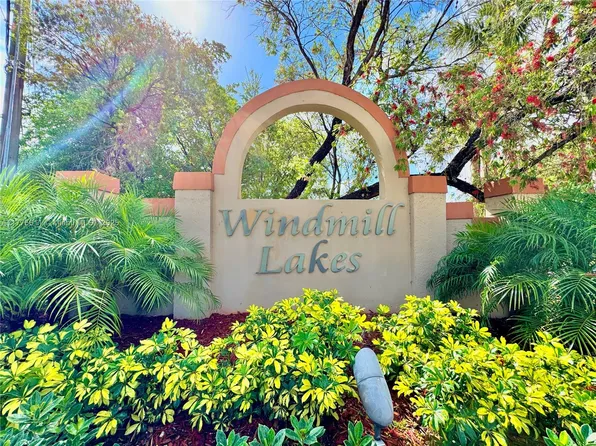 8734 SW 3rd St APT 204, Hollywood, FL 33025