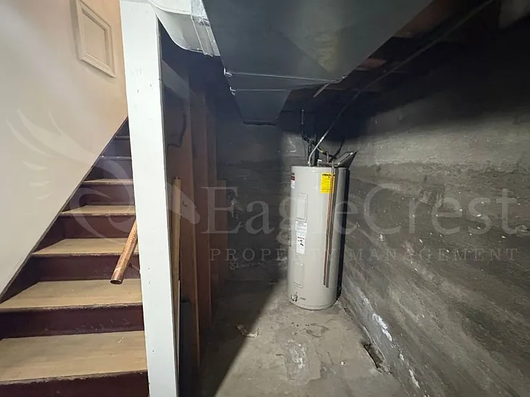 542 E Chestnut St — Photo 43
