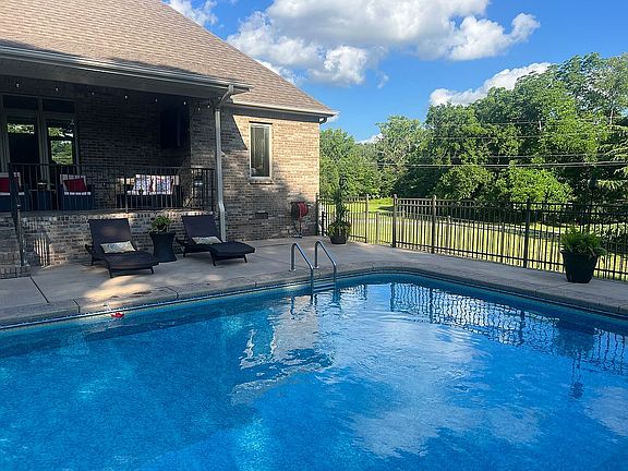 5th image of 120 Mountain Meadow Ln
