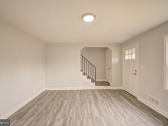 5th image of 163 Garden Ridge Rd