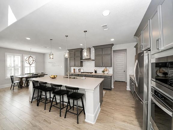 4th image of 8119 Messina Mount Dr