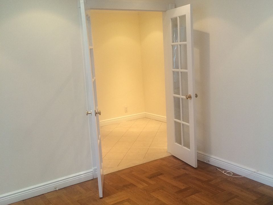2nd image of 60 W 57th St APT 17J