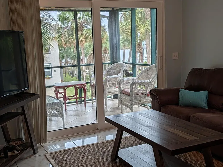 7813 N North Lagoon Dr #C6 — Photo 4