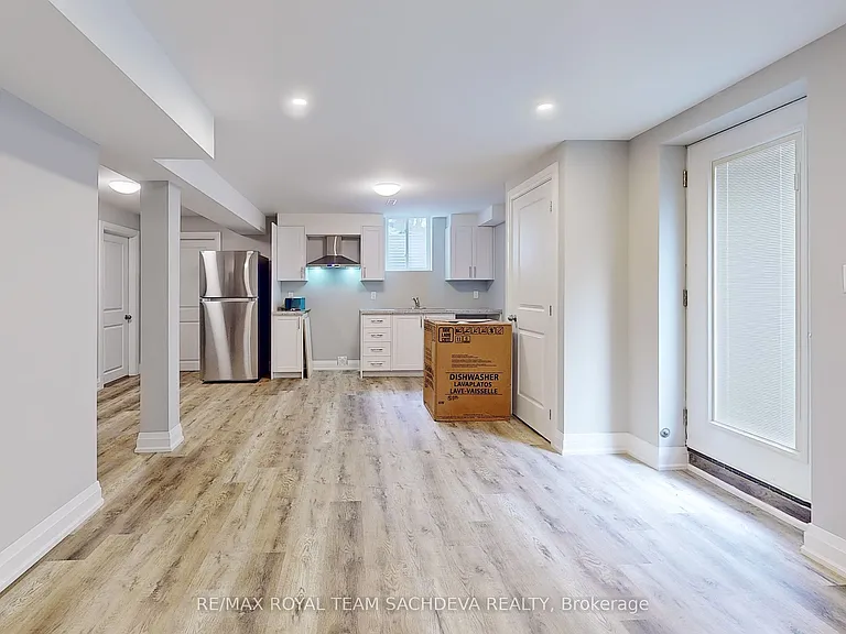 36 Kennett Dr — Photo 3