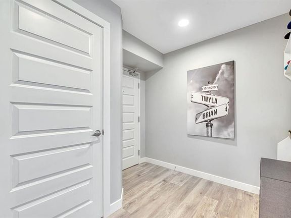 2nd image of 404 S 1st Ave SE #407