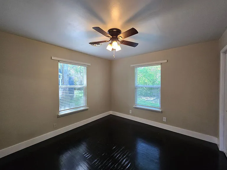 208 W Anderson Ave — Photo 14