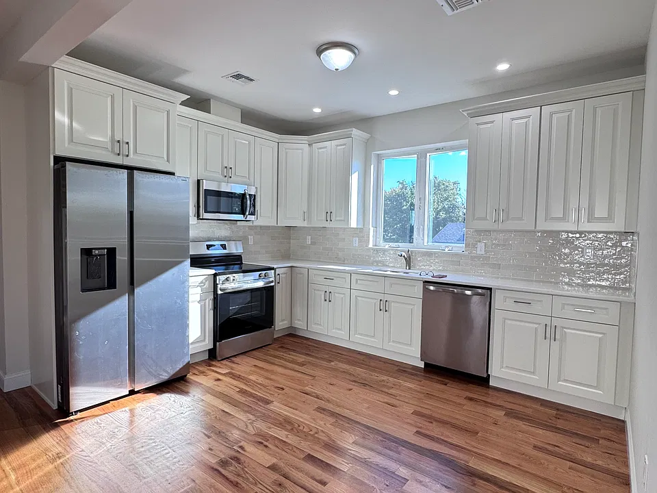556 Drumgoole Rd E #2