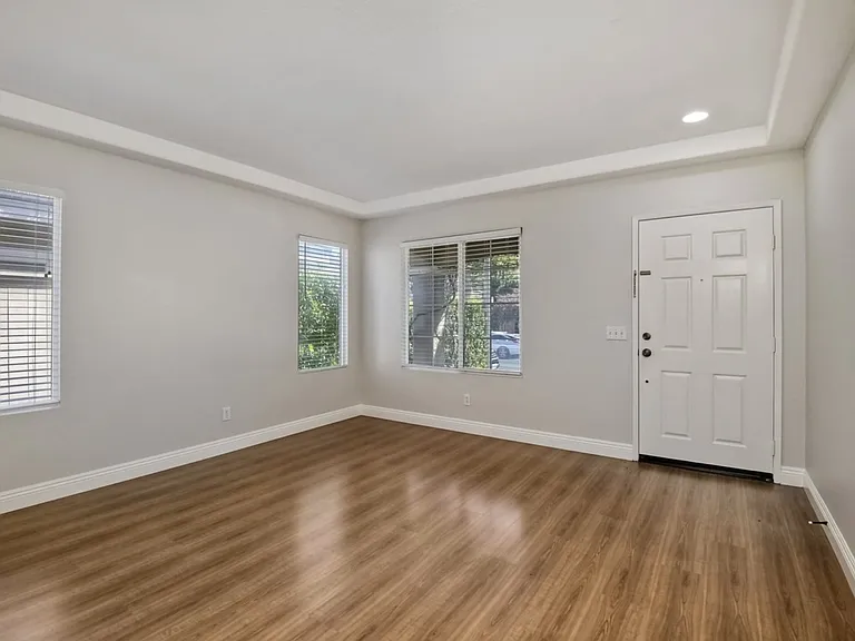 233 Canyon Creek Way — Photo 3