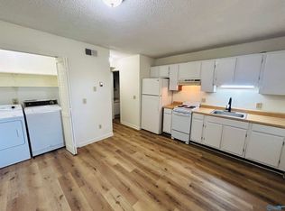 31 8th St NW APT 1, Arab, AL 35016