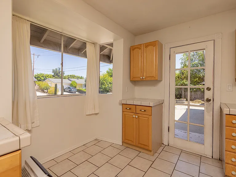 1005 Ayers Ave — Photo 16