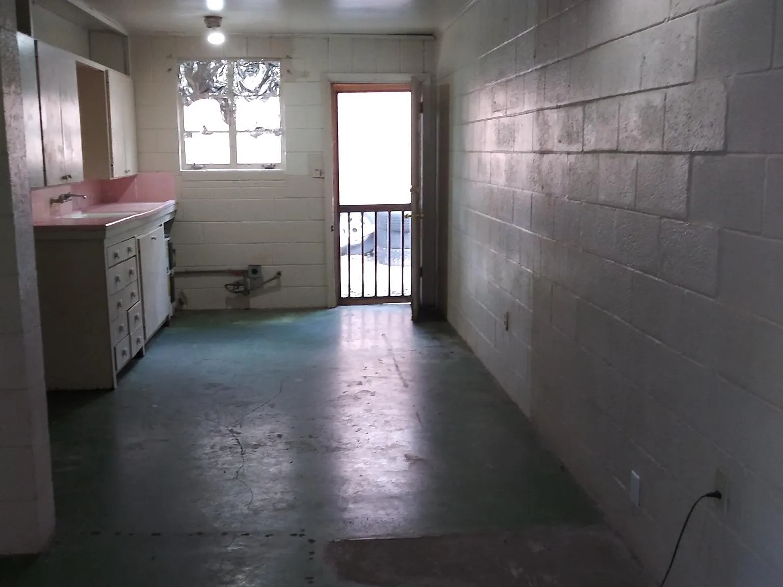 2 bed, $560 — Photo 2