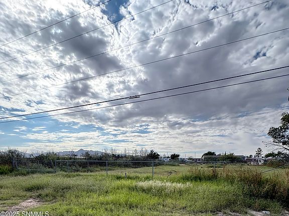 5th image of 412 McCombs Rd